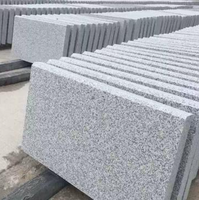 Capuchons de piliers en granit gris G603 pour la conception graphique de villas