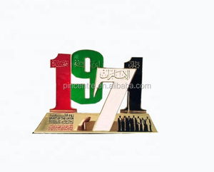 कस्टम <span class=keywords><strong>1971</strong></span> हार्ड नाम कंपनी व्यवसाय उपहार डेस्क पुरस्कार धातु ट्रॉफी यूए राष्ट्रीय दिवस के लिए - Product Image 2