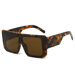 2024 nouvelles montures <span class=keywords><strong>de</strong></span> lunettes carrées surdimensionnées uv400 lunettes <span class=keywords><strong>de</strong></span> soleil <span class=keywords><strong>de</strong></span> luxe classiques hommes mode sport cyclisme nuances logo personnalisé - Product Image 2