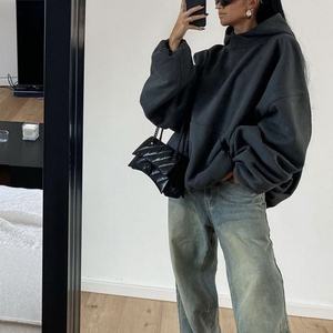 เสื้อฮู้ดดี้ผ้าเทอร์รี่คอตตอน 420 GSM คุณภาพสูงสำหรับผู้หญิง พิมพ์ลายตามสั่ง ฮู้ดดี้ทรงโอเวอร์ไซส์ หนานุ่ม - Product Image 2