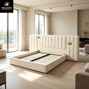 <span class=keywords><strong>Letto</strong></span> Rialzato in Pelle Stile Italiano Moderno <span class=keywords><strong>con</strong></span> <span class=keywords><strong>Testiera</strong></span> Segmentata <span class=keywords><strong>a</strong></span> Parete e Scatola Luminosa Integrata - Product Image 2