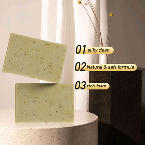 Jabón Artesanal de Aceite de Oliva con Exfoliante de Avena, Miel, Leche e Ingredientes Herbales, Aclarante y Blanqueador para Rostro y Cuerpo - Product Image 2