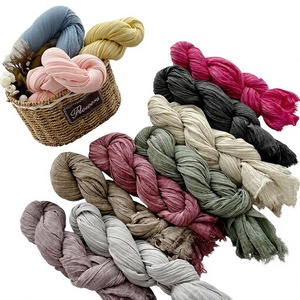 Écharpe unie froissée couleur vintage personnalisée en gros d'usine, châle léger et doux en coton pour femme - Product Image 5