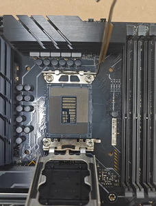 Carte mère de jeu TUF GAMING B660M-PLUS D4 LGA 1700 compatible avec les processeurs Intel et les mémoires DDR4 jusqu'à 128 Go - Product Image 3