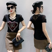 Femmes coeur imprimé strass brillant paillettes entrecroisé maille vêtements Rock Tee hauts discothèque à manches courtes chemises fête T-shirt