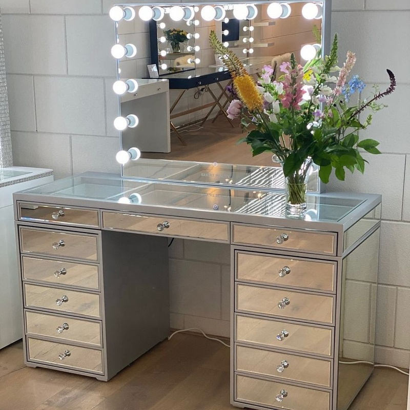 Luxury Morden Mirror White Makeup Vanity