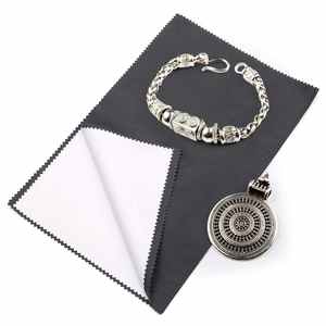 Chiffon de polissage en microfibre avec logo personnalisé OEM pour bijoux Offre Spéciale design de dessin animé carré pour bijoux en argent <span class=keywords><strong>sterling</strong></span> et en or - Product Image 3