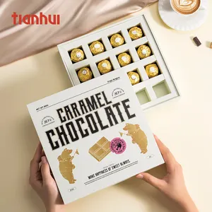 Boîte en carton carrée blanche Tianhui Emballage cadeau d'emballage de chocolat au caramel d'ours