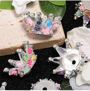 Nuevo diseño acrílico mariposa corona amor diamante bolas Rosa flores coloridas agujero cuentas DIY teléfono caso pluma cadena hacer Lucite - Product Image 2