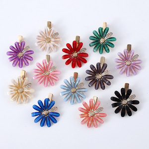 Pinzas de Pelo Florales con Diseño de Margarita para Mujer, Clip de Aleación Tipo Pico de Pato con Decoración de Cristal, Accesorio Casual para el Cabello, Verano 2024 - Product Image 3