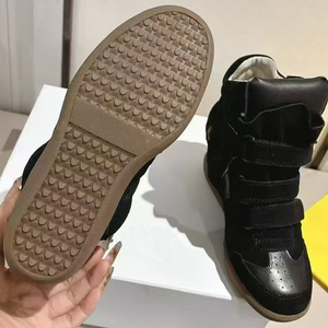 Bottes courtes de créateur pour femme en daim, baskets montantes compensées, chaussures de randonnée à plateforme rehaussante pour femme - Product Image 3