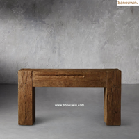 Table de hall rustique et durable en teck recyclé avec bords frottés à la main pour mobilier d'extérieur, cour ou hôtel