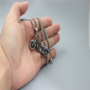 Yunnique – collier pendentif moto en acier inoxydable, bijoux unisexes, cadeau - Product Image 2