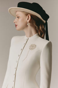 Veste Milana élégante pour femme Tissu en laine de haute qualité avec décoration de perles Services ODM fabriqués au Vietnam - Product Image 5