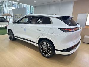 Autonomie réelle de 2,4 L par 100 km : le Dongfeng Aeolus L8 PHEV met fin à l'anxiété de l'autonomie sans alourdir le budget familial. - Product Image 5