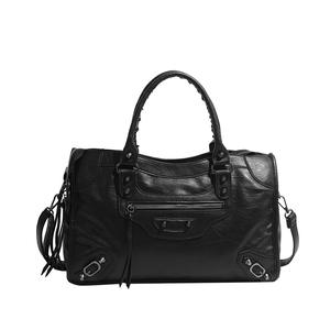 Bolso de hombro cruzado impermeable de PU con cremallera y asa suave para mujer, modelo Spice 20-35L, para ocio y viaje, con parte superior abierta. - Product Image 2