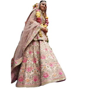 Seductor melocotón bordado seda nupcial Lehenga Choli con Dupatta para ropa de boda - Product Image 1