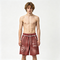 Shorts de course rouges 41 imprimés, en tissu épais, effet vintage, avec pulvérisation de couleur, style streetwear, ourlet déchiré, pour hommes, vente en gros, lot en vrac
