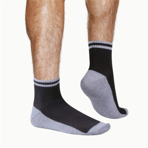 Chaussettes de sport pour hommes, noires et blanches, couleur unie, absorbant la transpiration, pour le basketball, longueur mi-mollet - Product Image 2