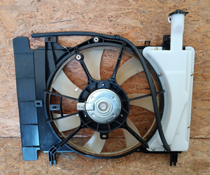 Moteur de ventilateur de radiateur PEIVSO de haute qualité 12V pour II (2006-2011) Scion XD (2011-2020) Moteur 1.8L OEM 16711-37050 - Product Image 1