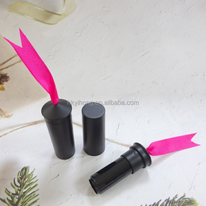 Nouveaux Tubes à Rouge à Lèvres au Design Attrayant avec Ruban en Soie, Logo Personnalisé, Noir Mat, Baume à Lèvres 3-4g, Couleur Personnalisée, Marque Privée - Product Image 2