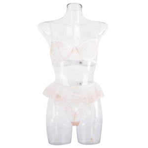 Ensemble <span class=keywords><strong>de</strong></span> lingerie sexy trois pièces <span class=keywords><strong>de</strong></span> luxe <span class=keywords><strong>de</strong></span> haute qualité Lism, style <span class=keywords><strong>haut</strong></span> <span class=keywords><strong>de</strong></span> <span class=keywords><strong>gamme</strong></span>, avec jarretière brodée, soutien-gorge à armatures léger - Product Image 6