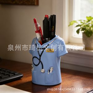Portaplumas de uniforme de enfermera, organizador de escritorio artesanal de resina para uso en el hogar y la oficina - Product Image 2