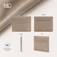 Porte-cartes en cuir fin beige avec trois fentes incurvées et aspect cuir texturé pour vente en gros sous marque privée OEM