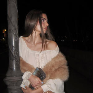 Robe d'été décontractée OEM en dentelle, style princesse, longue, légère, transparente, avec fleurs 3D en jacquard, bretelles blanches, sans manches, respirante - Product Image 3