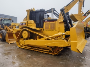 รถดันดินมือสอง Caterpillar CAT D8R มีสินค้าในสต็อกที่ลานเซี่ยงไฮ้ พร้อมเครื่องยนต์ดีเซล เกียร์ ปั๊ม และมอเตอร์ - Product Image 2