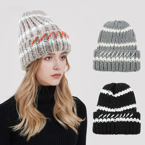 Bonnet d'hiver personnalisé pour femme, tendance, rayé, à revers, chaud, <span class=keywords><strong>en</strong></span> fil islandais, confortable, tricoté côtelé épais, style crochet - Product Image 1