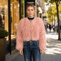 Manteau en fausse fourrure imitant les plumes d'autruche - Manteau femme automne/hiver, coupe ajustée, simple boutonnage, tricoté, court et tendance