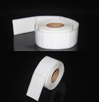 Precio bajo de alta calidad adhesiva de papel térmico en blanco etiquetas de código de barras etiqueta hecho en China
