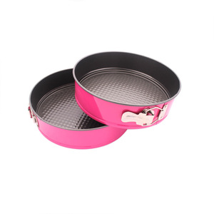 Moule à gâteau rond à fond amovible avec fermeture à pression, en acier au carbone avec revêtement en téflon, pour la pâtisserie maison, les mousses et les gâteaux nid d'abeille - Product Image 2