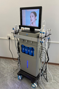 เครื่องไมโครเคอร์เรนท์เดอร์มาเบรชั่น 18-in-1 สำหรับการต่อต้านริ้วรอย รักษาสิว และกระชับผิว - Product Image 5