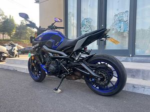 Motocicleta Yamaha MT-09 Hyper Naked - 889cc (900cc) de Tres Cilindros, Deportiva y de Ocio con una Potencia Brutal - Product Image 5