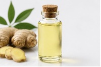 Huile de gingembre de qualité cosmétique, liquide séché par pulvérisation dans un récipient en plastique