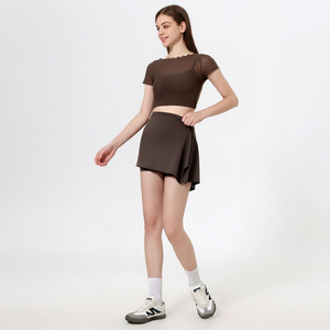 Haut court de yoga pour femme 2-en-1 à volants en maille transparente respirante à séchage rapide, avec coussinets intégrés, manches courtes, idéal pour le Pilates, l'entraînement et le sport en salle de gym - Product Image 4