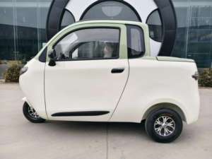 Triciclo Eléctrico de Carga de Primera Categoría, Vehículo Moderno con Cabina, Certificación EEC y Compartimento de Almacenamiento Trasero - Product Image 4