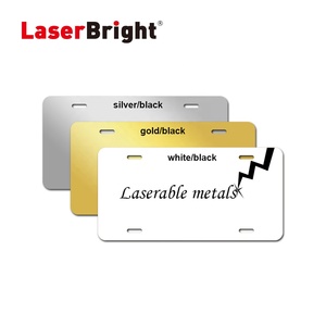 <span class=keywords><strong>Plaque</strong></span> d'immatriculation laser en <span class=keywords><strong>aluminium</strong></span> personnalisée en métal gravable pour voiture 5.88 "x 11.88" Plaques d'immatriculation automatiques <span class=keywords><strong>Gravure</strong></span> laser deux couleurs - Product Image 3