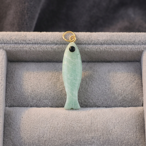 Pendentif Poisson Amazonite Collier de pierres précieuses sculptées avec Oeil d'onyx noir Plaqué or Poisson porte-bonheur Fourniture de bijoux - Product Image 5