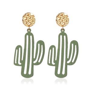 <span class=keywords><strong>Orecchini</strong></span> creativi Boho <span class=keywords><strong>Cactus</strong></span> divertente dichiarazione di gioielli in smalto cavo per piante alla moda borchie d'oro per le donne questa estate - Product Image 1