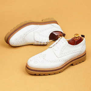 Chaussures en cuir pleine fleur pour hommes, style britannique, de haute qualité, à semelle épaisse, gravées, polyvalentes, pour affaires et décontracté - Product Image 2