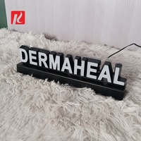 Kexian Enseigne de table personnalisée Shop Company Enseigne lumineuse de table Réception intérieure Enseigne de table en acrylique avec lettres