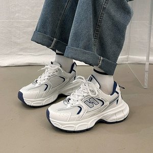 Zapatillas Blancas de Plataforma Gruesa Ligeras de Moda Verano 2025 para Mujer, Transpirables, Estilo Coreano, Casuales, que Aumentan la Estatura - Product Image 2