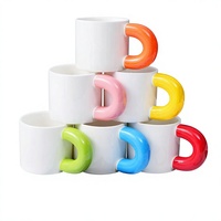 Mug à sublimation coloré style influenceur avec poignée, tasse en céramique multicolore, design moderne et minimaliste, compatible lave-vaisselle et micro-ondes