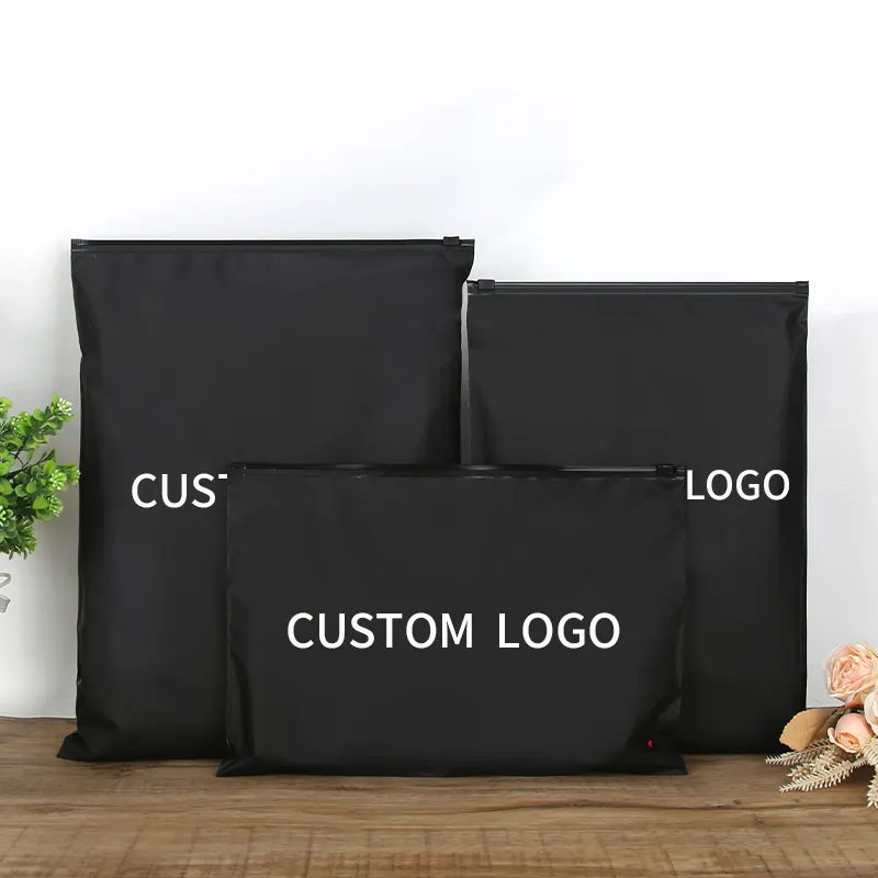 Bolsas de plástico con cremallera esmerilada mate con impresión de logotipo personalizado, ropa negra, camiseta, bolsa de poliéster con cremallera y logotipo propio
