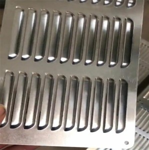 Molde para Rejillas con Perforación Previa para Barra de Torsión, Procesamiento de Aluminio, Motor Totalmente Automático - Product Image 2