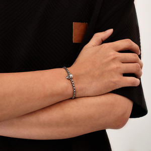 यूरोपीय और अमेरिकी रेट्रो डिजाइन खोपड़ी ब्रैसलेट प्राचीन चांदी स्टेनलेस स्टील चुंबकीय बकल पुरुषों के कंगन - Product Image 3