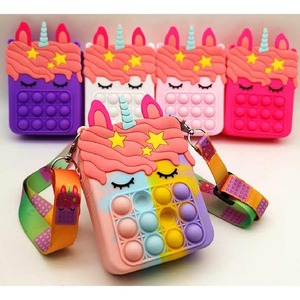 EPT Vente en gros de sac d'école en silicone pour enfants Fidget Toy <span class=keywords><strong>Licorne</strong></span> Popit Sac de poche pour filles - Product Image 5